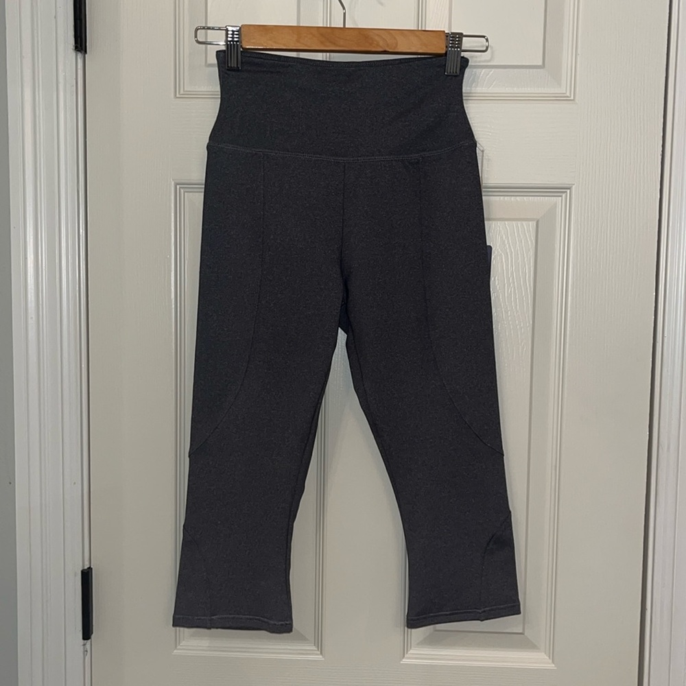 NWT NYDJ Women’s Gray City Sport Original Slimming Fit Capri Leggings Sz XS Yoga